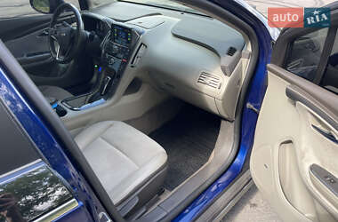Хэтчбек Chevrolet Volt 2013 в 