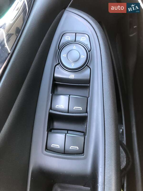 Хэтчбек Chevrolet Volt 2015 в Киеве