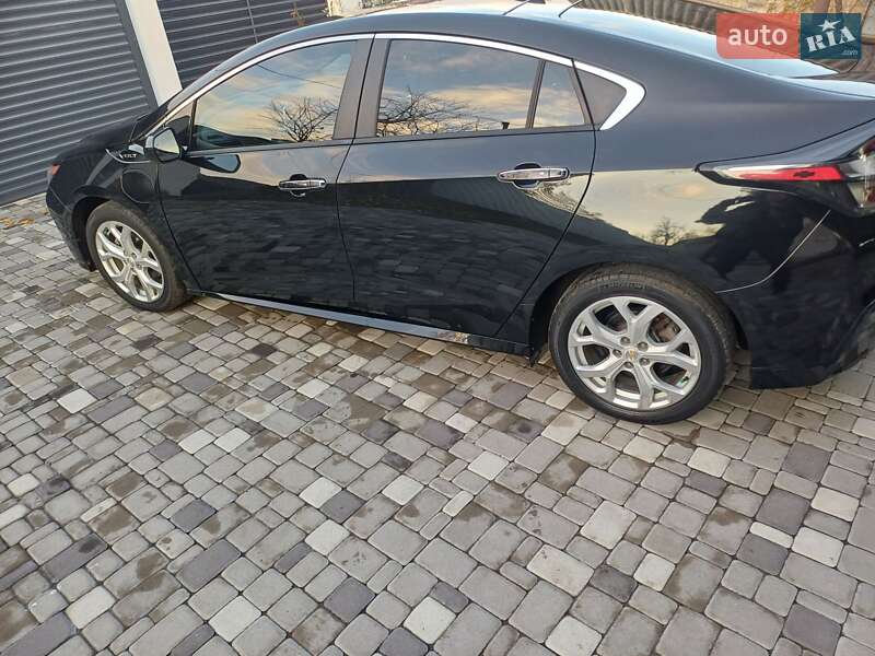Хэтчбек Chevrolet Volt 2016 в Козине