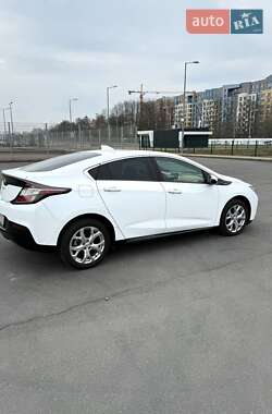Хэтчбек Chevrolet Volt 2016 в 