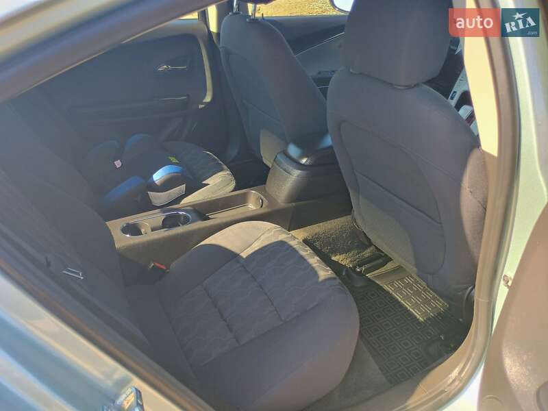 Хэтчбек Chevrolet Volt 2012 в Самборе