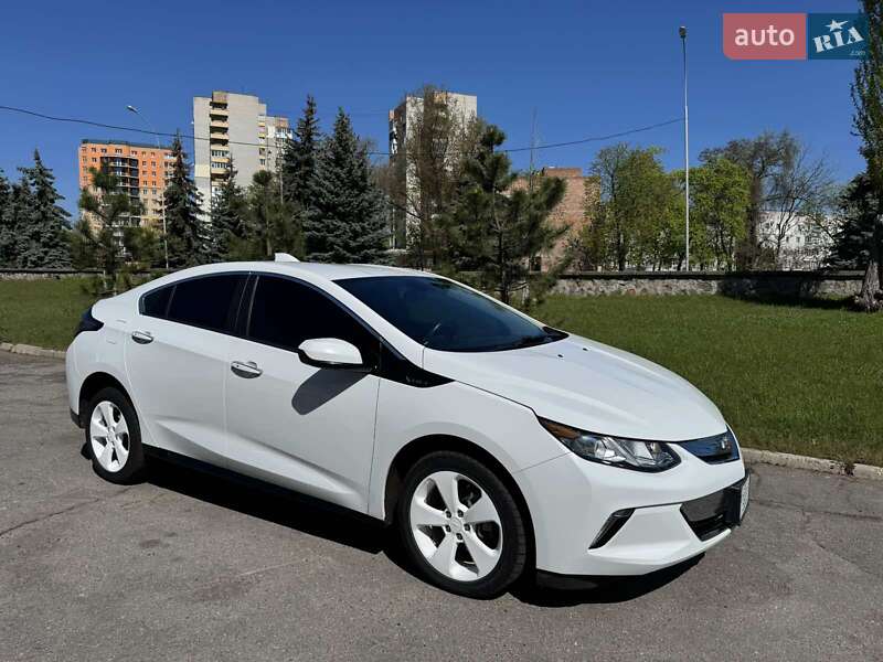 Хэтчбек Chevrolet Volt 2015 в 