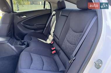 Хэтчбек Chevrolet Volt 2015 в 