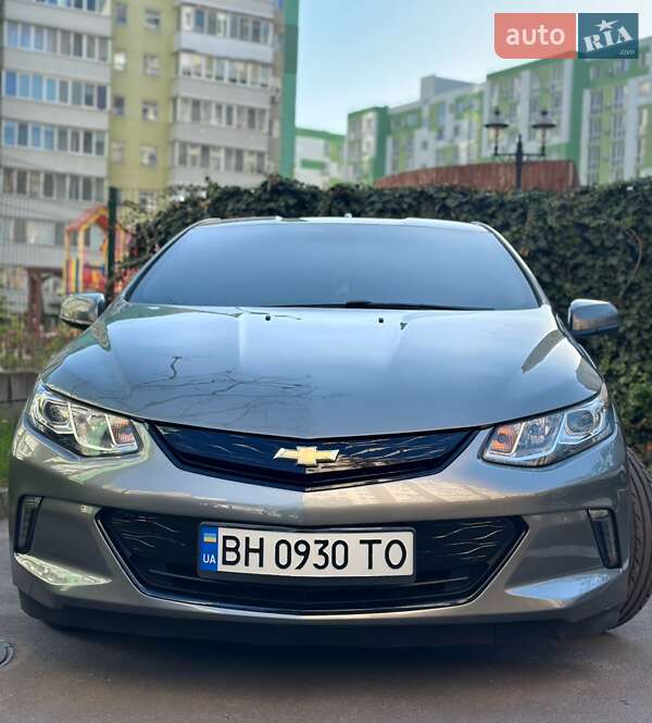 Хэтчбек Chevrolet Volt 2016 в 