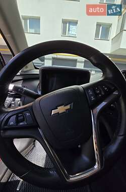 Хэтчбек Chevrolet Volt 2015 в 