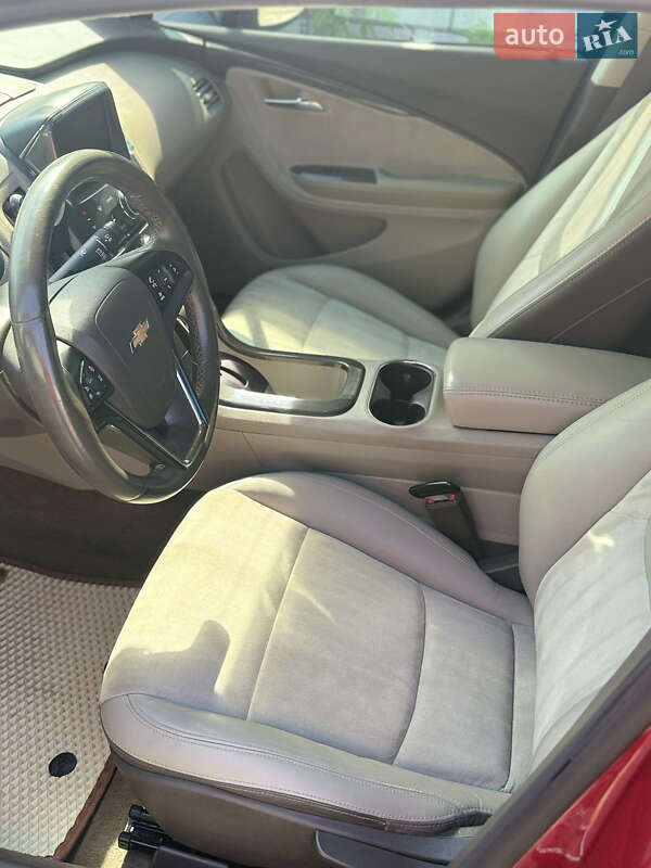 Хэтчбек Chevrolet Volt 2012 в Днепре