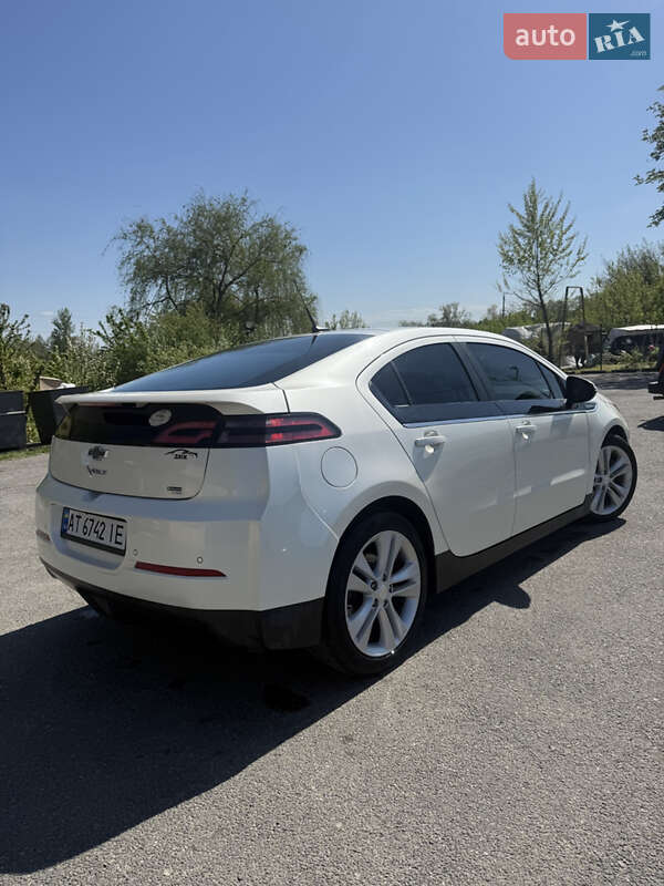 Хэтчбек Chevrolet Volt 2013 в Ивано-Франковске