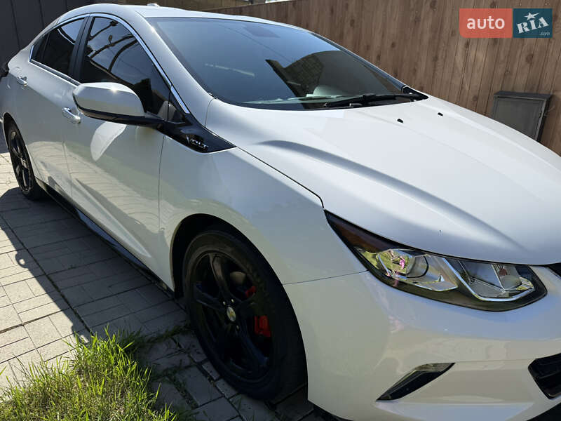 Хэтчбек Chevrolet Volt 2018 в Днепре