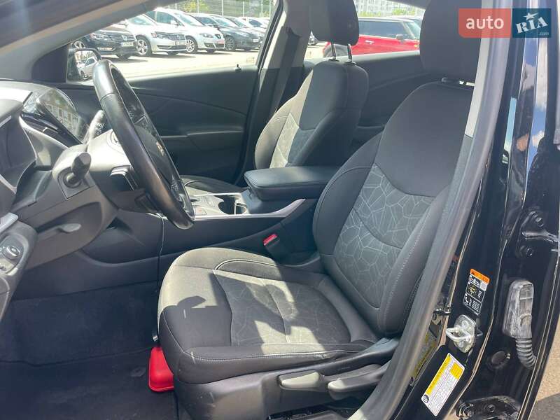 Хэтчбек Chevrolet Volt 2018 в Киеве