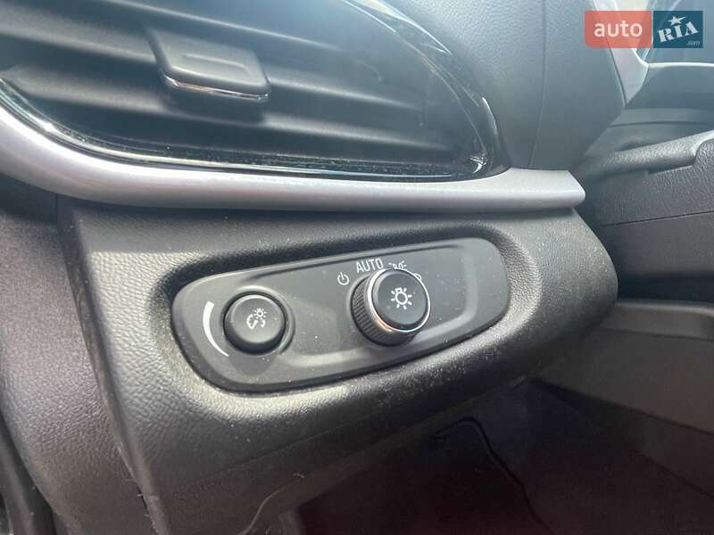 Хэтчбек Chevrolet Volt 2018 в Киеве