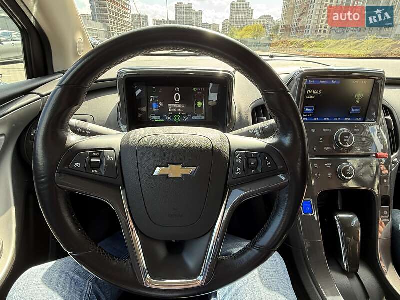 Хэтчбек Chevrolet Volt 2015 в Киеве