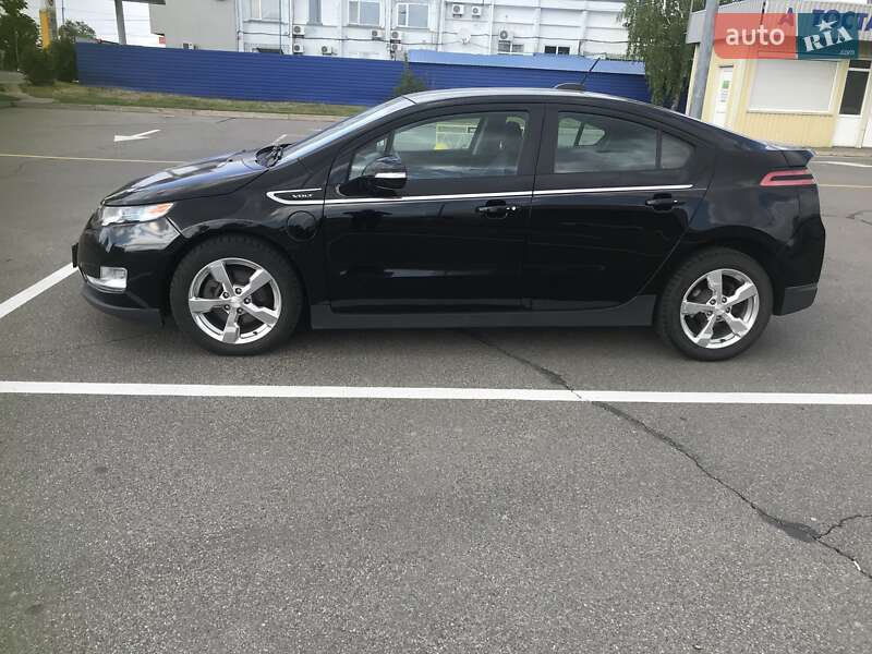 Хэтчбек Chevrolet Volt 2014 в Киеве