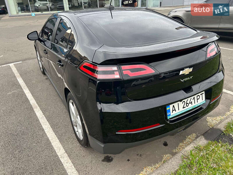 Хэтчбек Chevrolet Volt 2015 в Киеве