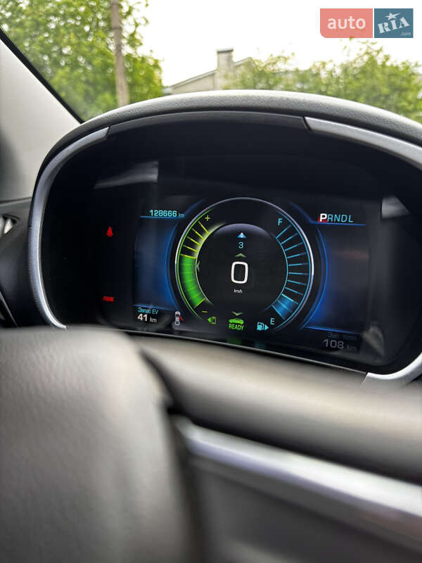 Хетчбек Chevrolet Volt 2016 в Чугуєві