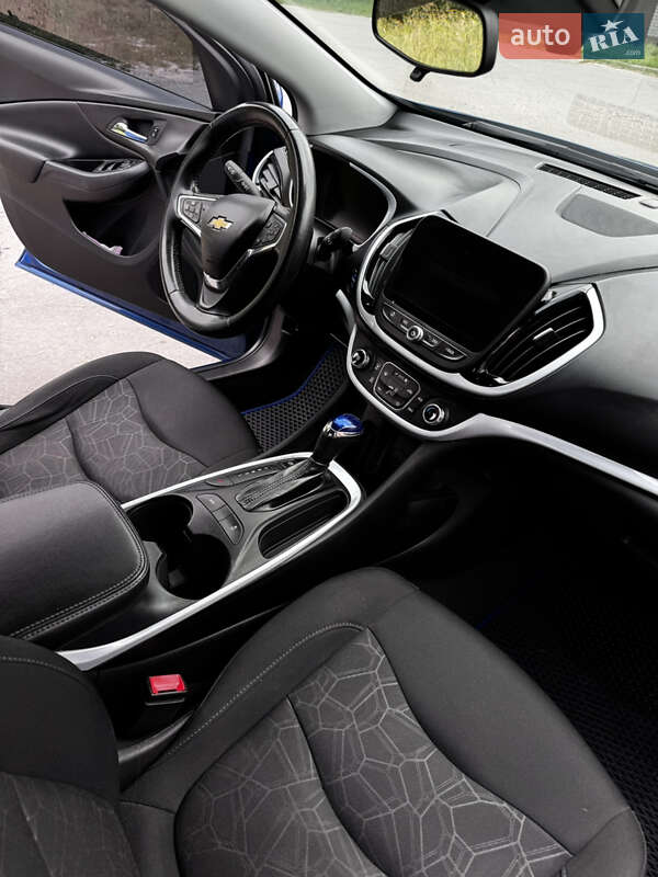 Хетчбек Chevrolet Volt 2016 в Чугуєві