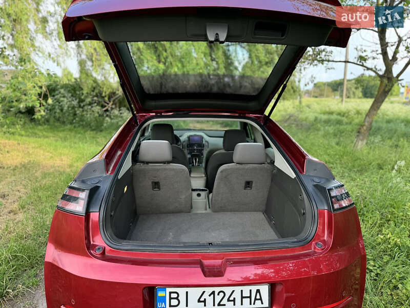 Хэтчбек Chevrolet Volt 2014 в Полтаве
