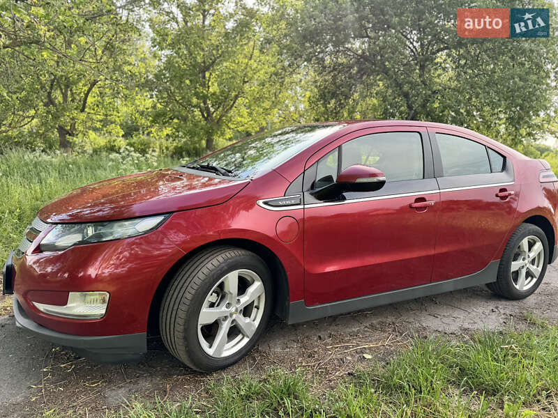 Хэтчбек Chevrolet Volt 2014 в Полтаве