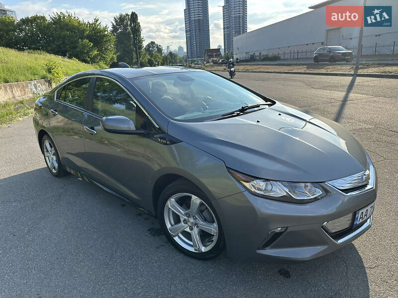 Хэтчбек Chevrolet Volt 2015 в Киеве