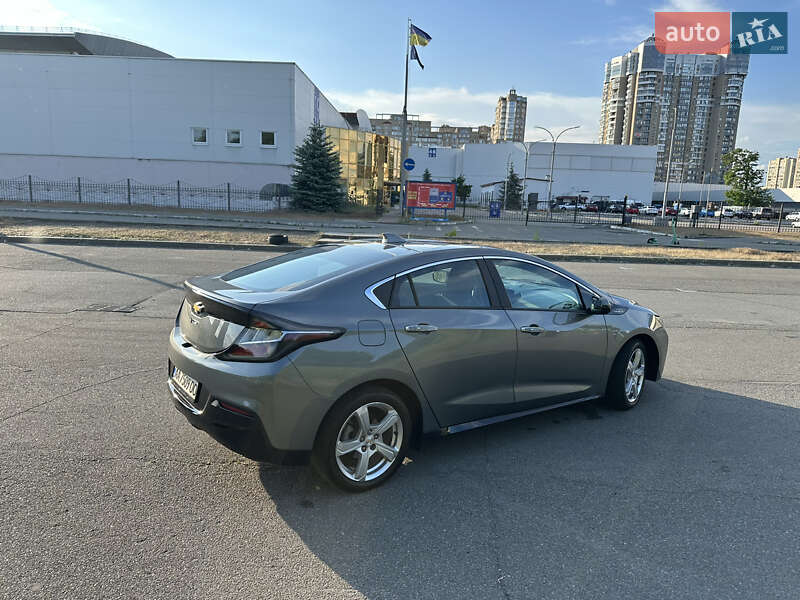 Хэтчбек Chevrolet Volt 2015 в Киеве