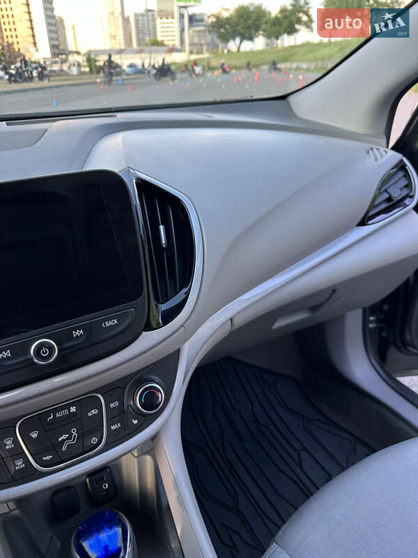 Хэтчбек Chevrolet Volt 2015 в Киеве