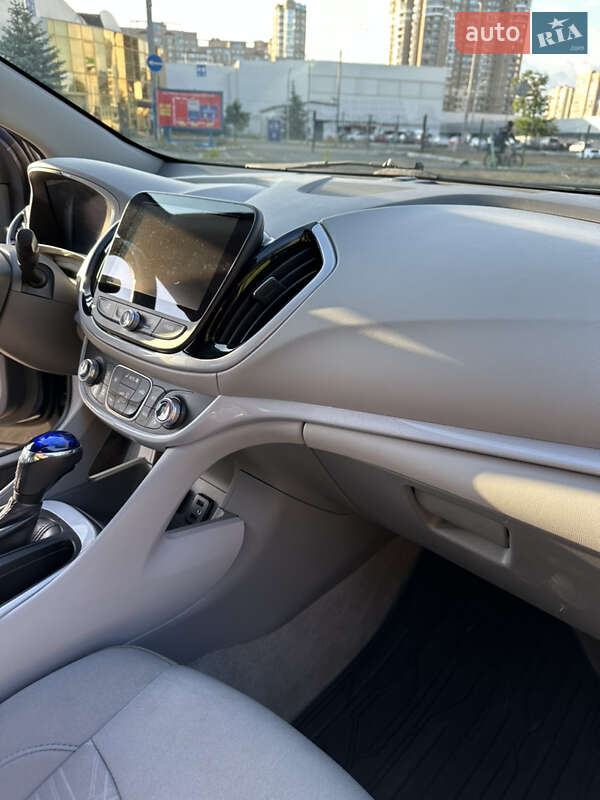 Хэтчбек Chevrolet Volt 2015 в Киеве