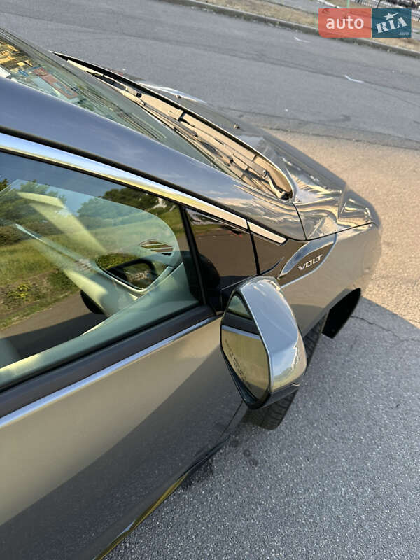 Хэтчбек Chevrolet Volt 2015 в Киеве