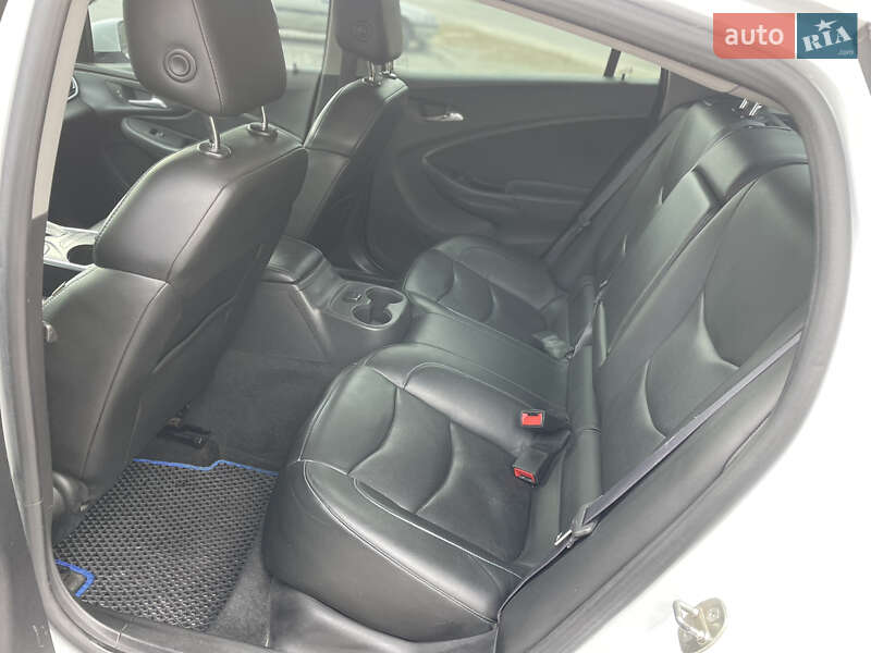 Хетчбек Chevrolet Volt 2015 в Кам'янському