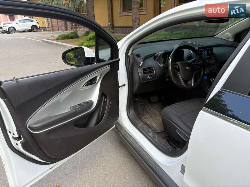 Хэтчбек Chevrolet Volt 2015 в Полтаве фото 11 Хэтчбек Chevrolet Volt 2015 в Полтаве