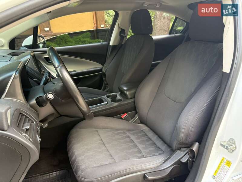 Хэтчбек Chevrolet Volt 2015 в Полтаве фото 23 Хэтчбек Chevrolet Volt 2015 в Полтаве