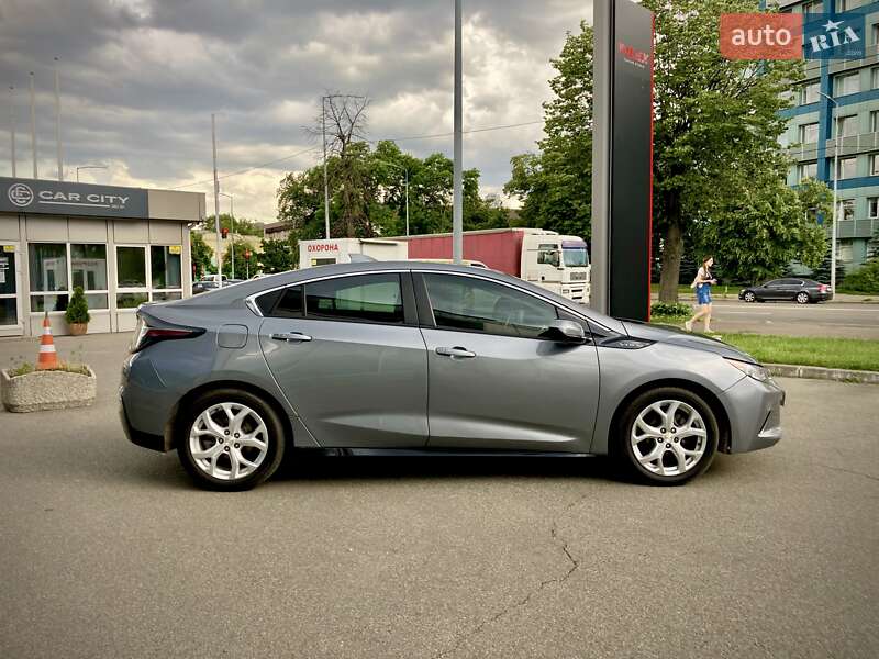 Хетчбек Chevrolet Volt 2018 в Києві