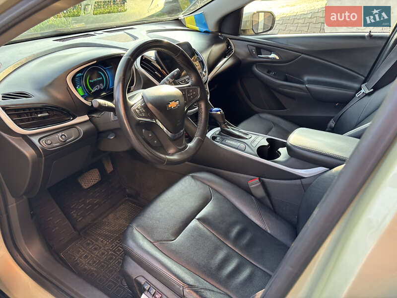 Хэтчбек Chevrolet Volt 2016 в Хмельницком