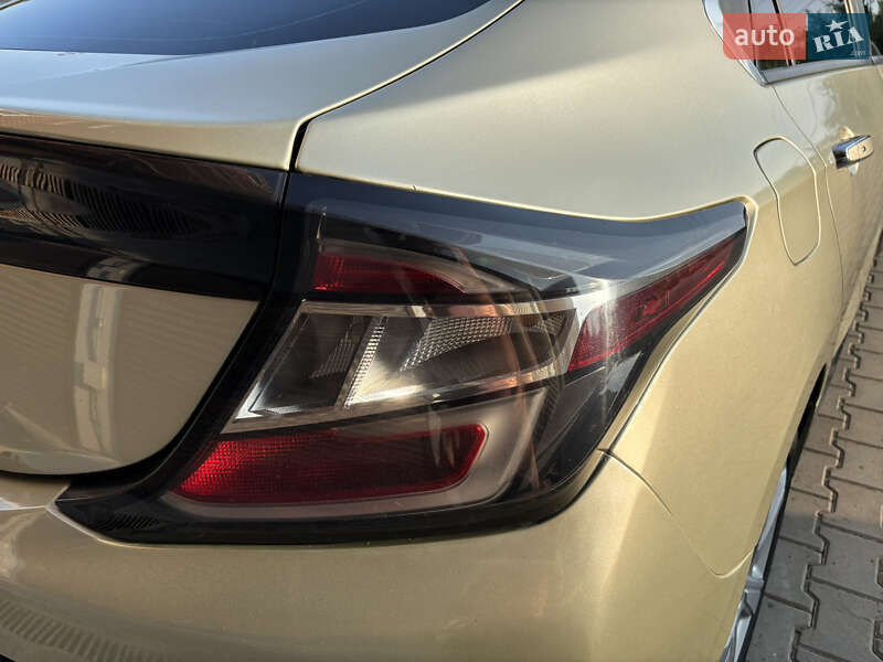 Хэтчбек Chevrolet Volt 2016 в Хмельницком