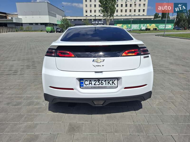 Хэтчбек Chevrolet Volt 2015 в Черкассах