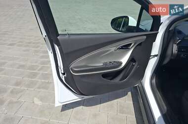 Хэтчбек Chevrolet Volt 2015 в 