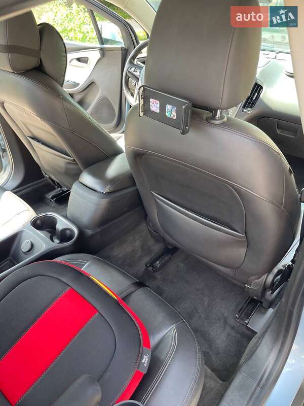 Хэтчбек Chevrolet Volt 2013 в Софиевской Борщаговке фото 21 Хэтчбек Chevrolet Volt 2013 в Софиевской Борщаговке