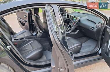 Хэтчбек Chevrolet Volt 2011 в 