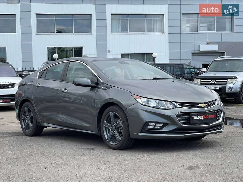 Хэтчбек Chevrolet Volt 2017 в 