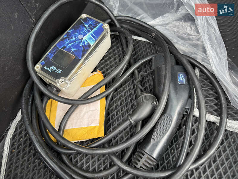 Хетчбек Chevrolet Volt 2015 в Києві