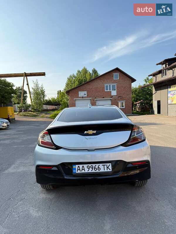 Хэтчбек Chevrolet Volt 2015 в Калиновке