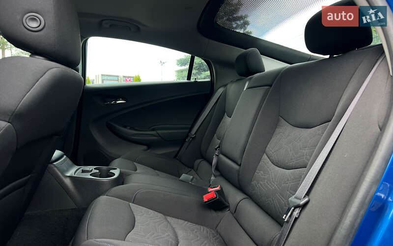 Хэтчбек Chevrolet Volt 2015 в Львове