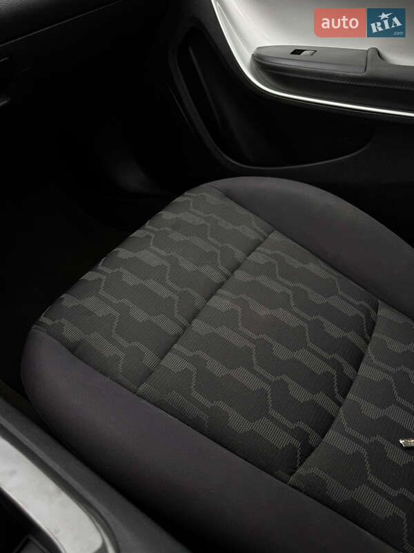 Хэтчбек Chevrolet Volt 2014 в Черновцах фото 7 Хэтчбек Chevrolet Volt 2014 в Черновцах