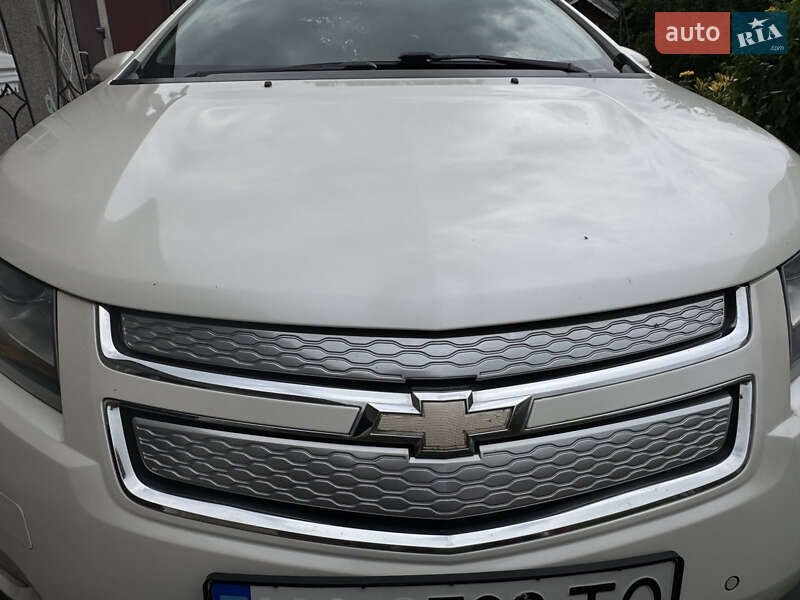 Хэтчбек Chevrolet Volt 2013 в Киеве