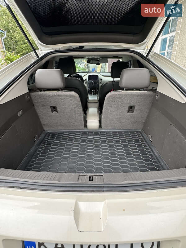 Хэтчбек Chevrolet Volt 2013 в Киеве