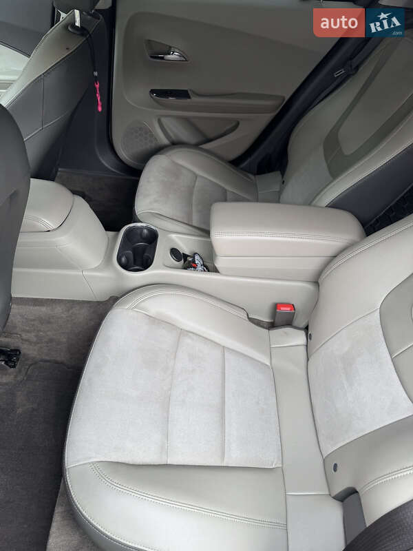 Хэтчбек Chevrolet Volt 2013 в Киеве