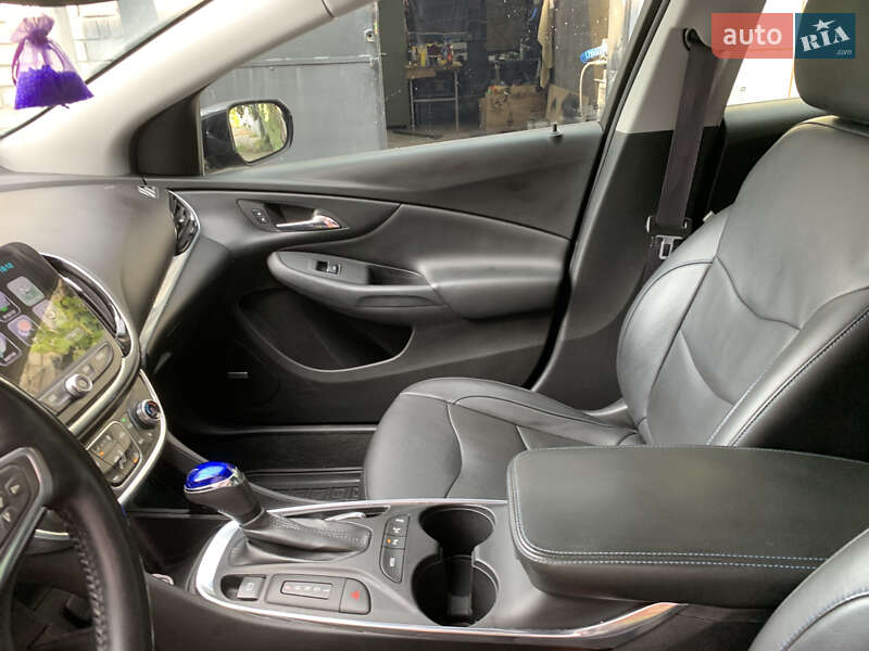 Хетчбек Chevrolet Volt 2016 в Дніпрі