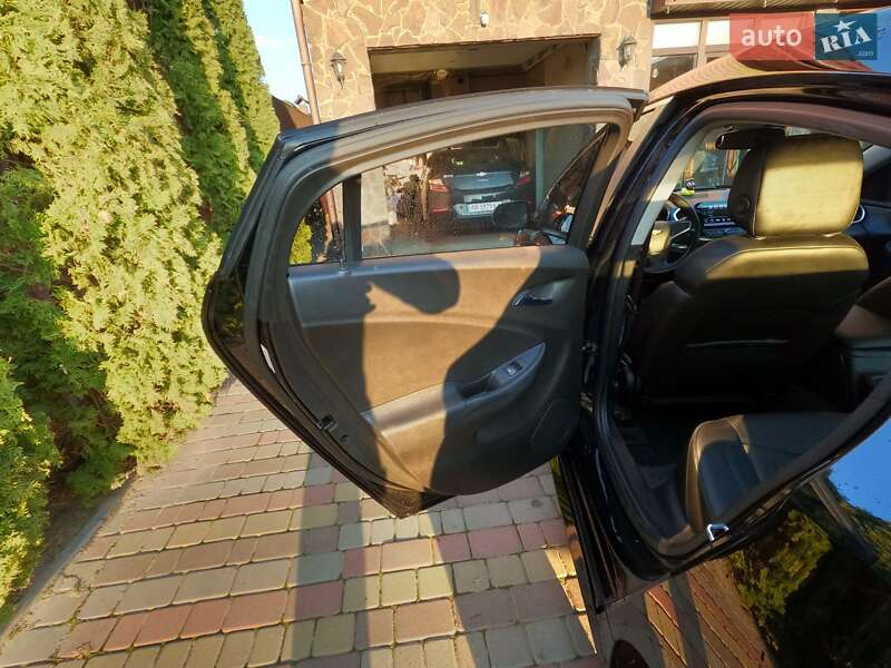 Хэтчбек Chevrolet Volt 2017 в Виннице фото 22 Хэтчбек Chevrolet Volt 2017 в Виннице