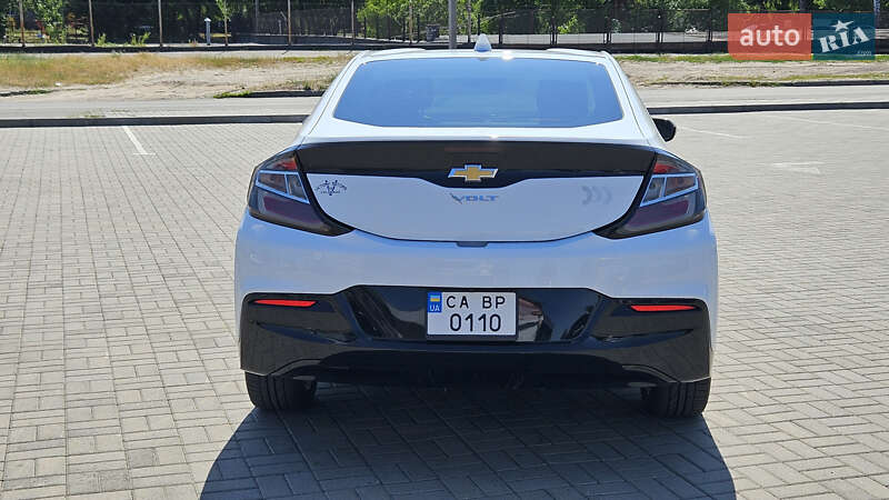 Хэтчбек Chevrolet Volt 2015 в Черкассах