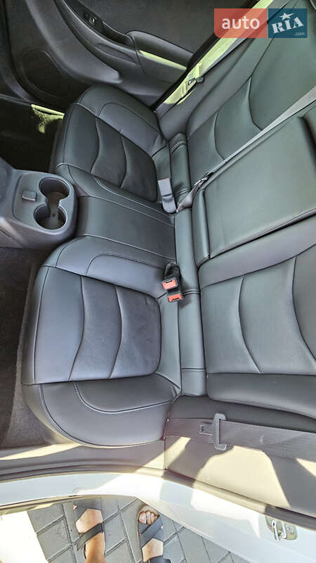 Хэтчбек Chevrolet Volt 2015 в Черкассах