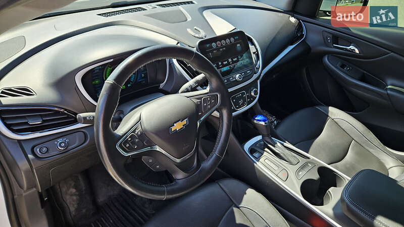 Хэтчбек Chevrolet Volt 2015 в Черкассах