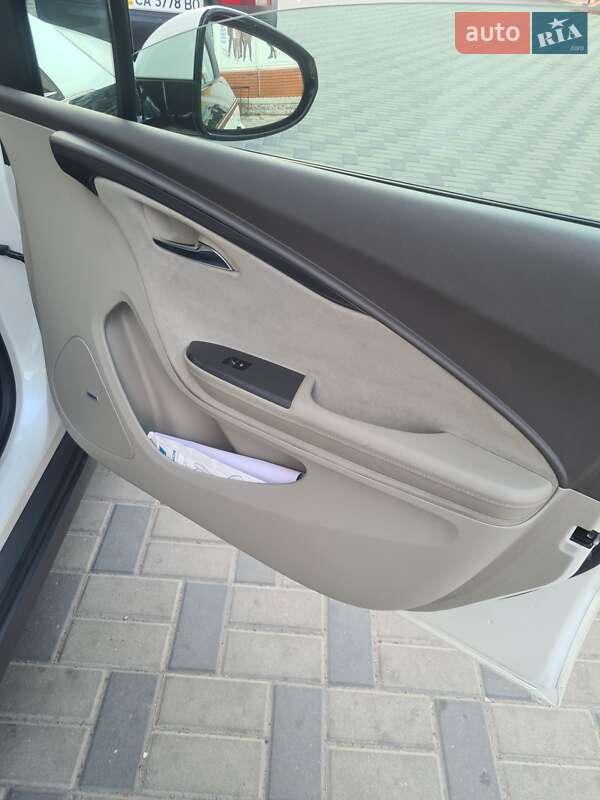 Хэтчбек Chevrolet Volt 2013 в Черкассах